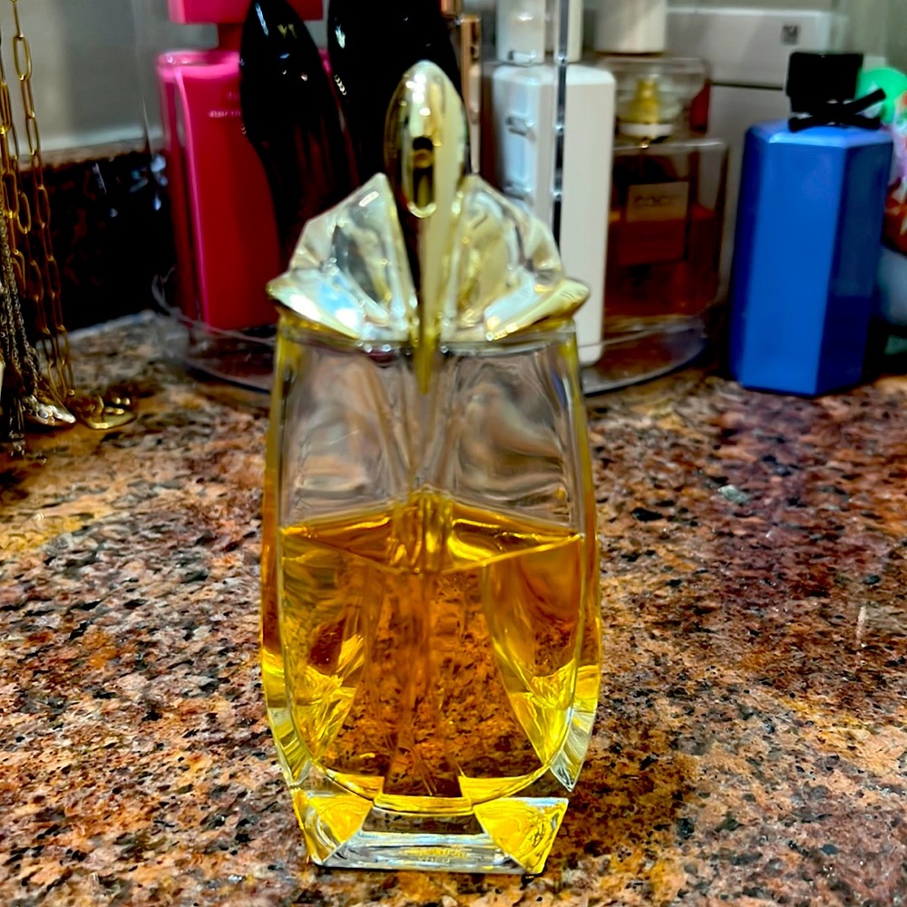 Alien Eau Extraordinaire Eau de Toilette by Muglar